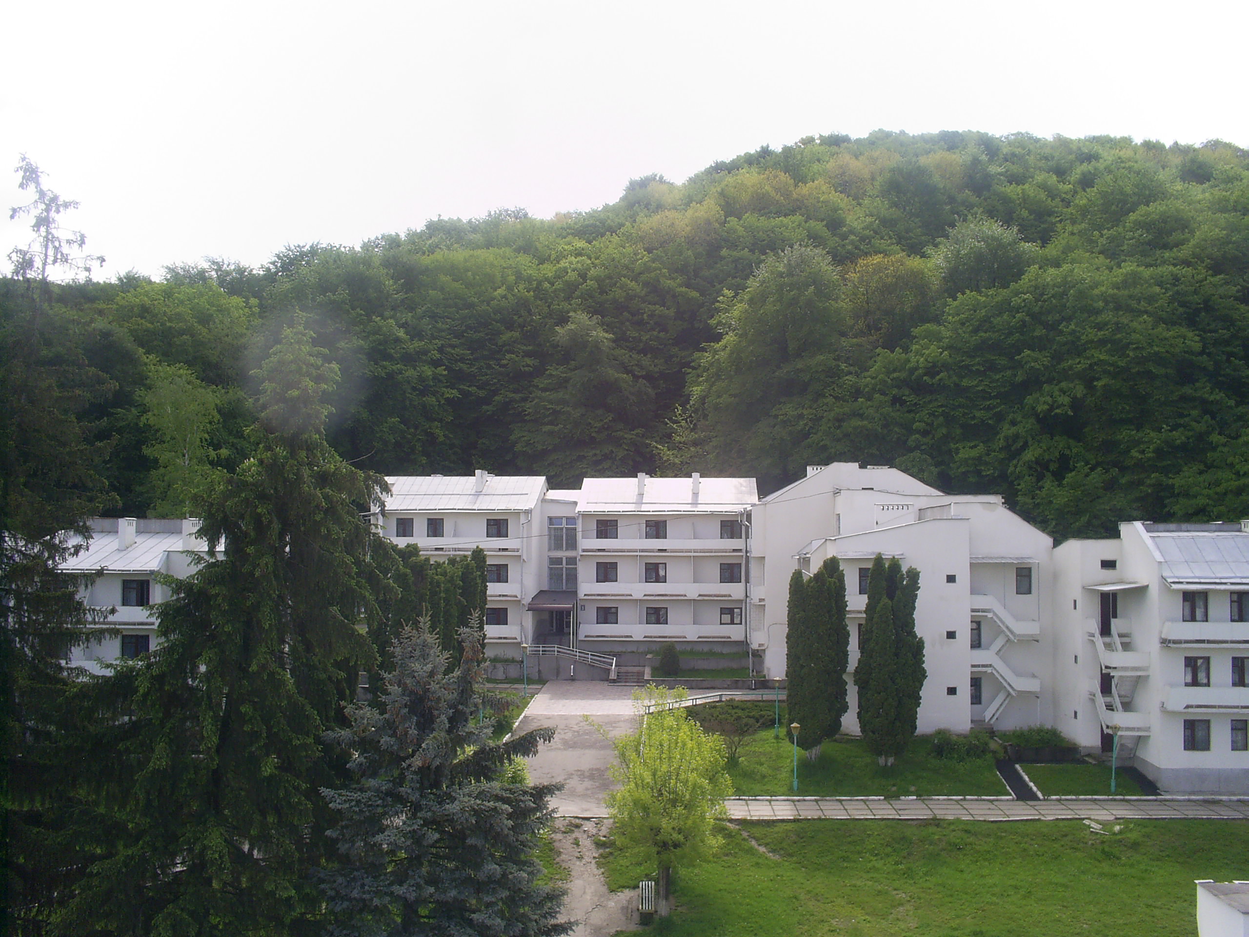 Санаторий «Долинск». Директор Ацканов Аниуар Ильинович, 8 (8662) 42-31-19